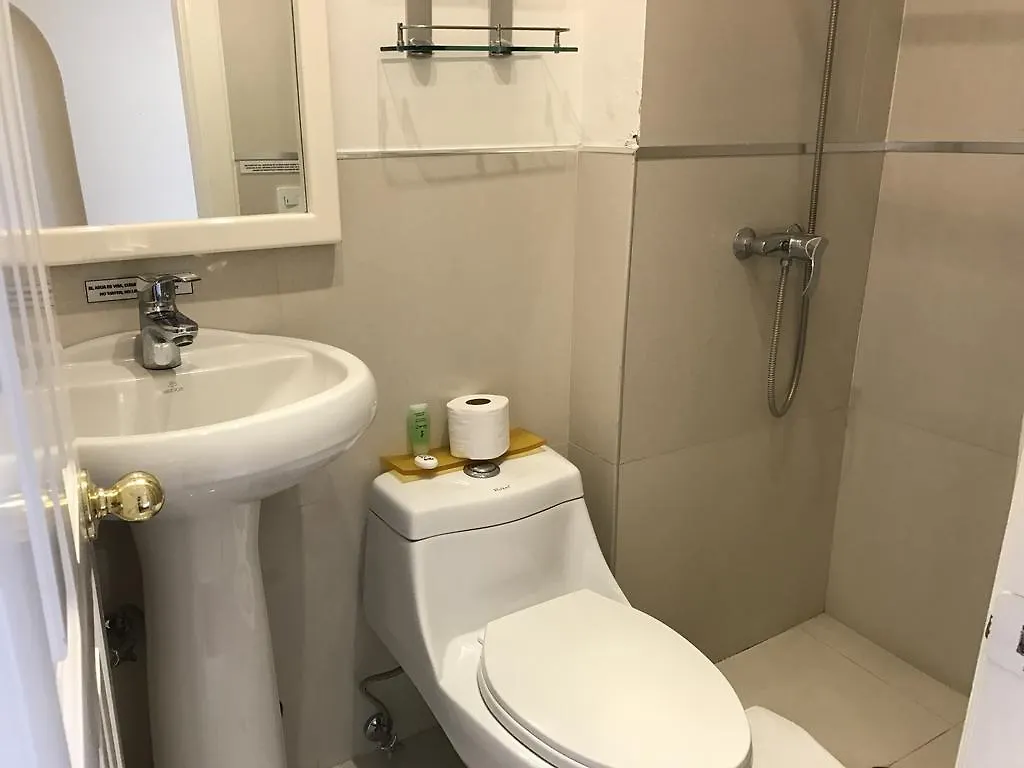 ***  Hotel Cayman Quito Ecuador