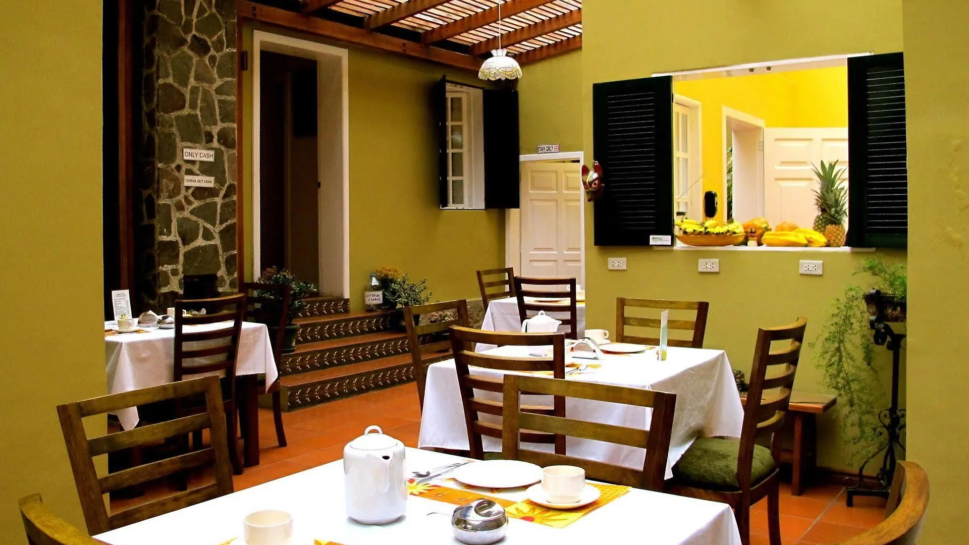 Hotel Cayman Quito